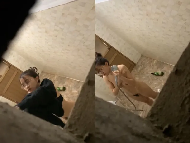 Quay lén nhân tình vú ngon tắm, khe lỗ lồn chảy nước ròng ròng